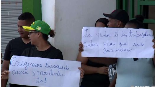 Familiares del capitán desaparecido tras naufragio en Puerto Caimito piden reforzar búsqueda. Familiares del capitán desaparecido tras naufragio en Puerto Caimito piden reforzar búsqueda.