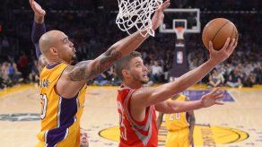 Harden y Jones brillan en triunfo de Rockets