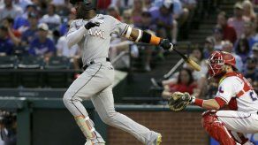 Marlins ganan 22-10 duelo de artillerías ante Rangers