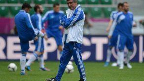 Santos elogia buen ambiente de equipo griego y fija meta