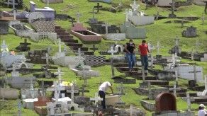 Se registran visitas a cementerios desde este sábado
