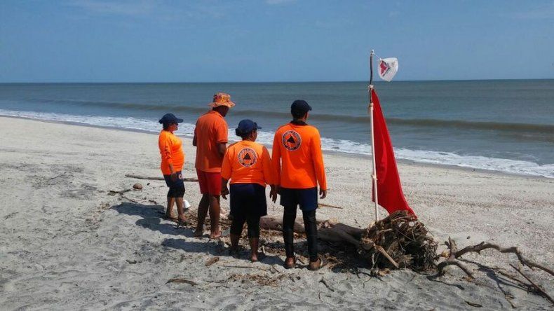 Sinaproc coloca bandera amarilla y roja en varias playas del país