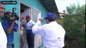 Pineda acompañó a Navarro en una caminata
