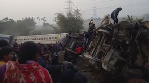 El tren recién accidentado cubría la ruta entre Bikaner, en el estado de Rajasthan, y Gauhati, en Assam. EL accidente ocurrió en el distrito de Jalpaiguri.