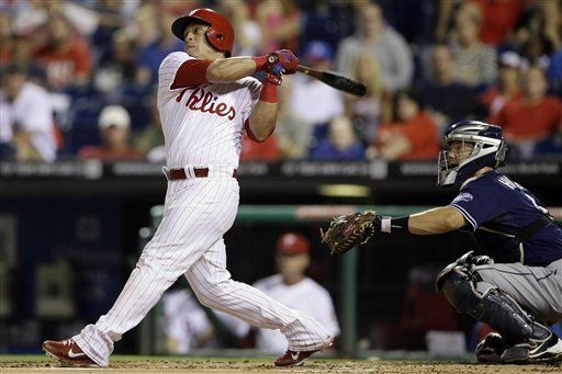 Panameño Carlos Ruiz guía a los Filis a victoria 10-5 sobre Padres