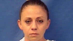 Acusan formalmente de asesinato a expolicía por matar a joven negro en Texas