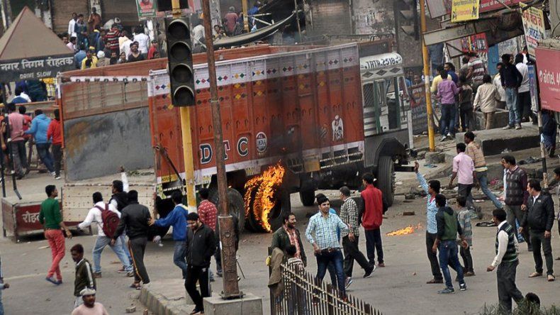 Disturbios en protestas por beneficios de castas en India