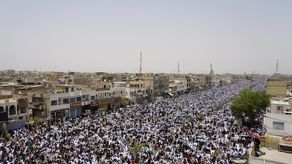 Al-Sadr y sus rivales políticos, los grupos chiíes apoyados por Irán, han estado enfrentados desde las elecciones parlamentarias del año pasado.