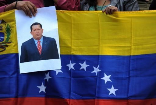 Los venezolanos, a la espera de nuevas noticias de Chávez