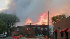 El viento ha avivado los incendios de Nuevo México durante semanas.