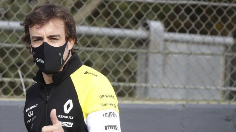 Alonso recibe alta médica tras accidente en bicicleta