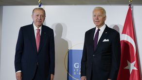 “Pensamos tener una buena conversación”, declaró Biden en momentos en que ambos líderes enfrentaron a periodistas antes de sus conversaciones puertas cerradas.