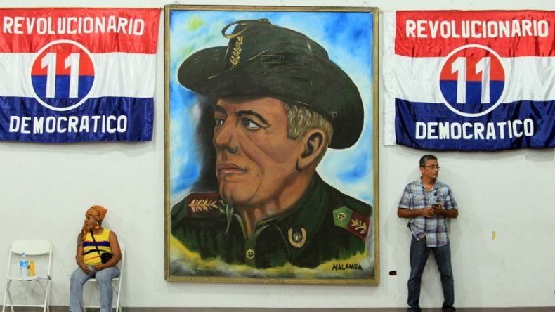 Crisis de liderazgo marca el 37 aniversario del PRD