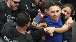 Liberan a reportero salvadoreño detenido en Memphis