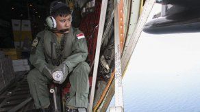 La zona de búsqueda del avión de AirAsia se ampliará a tierra en Borneo
