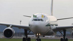 Entre protestas y ovaciones el Papa llega a Brasil