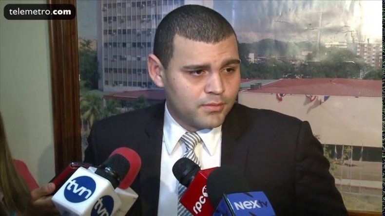 Diputado Valencia niega acusación hecha por transexual