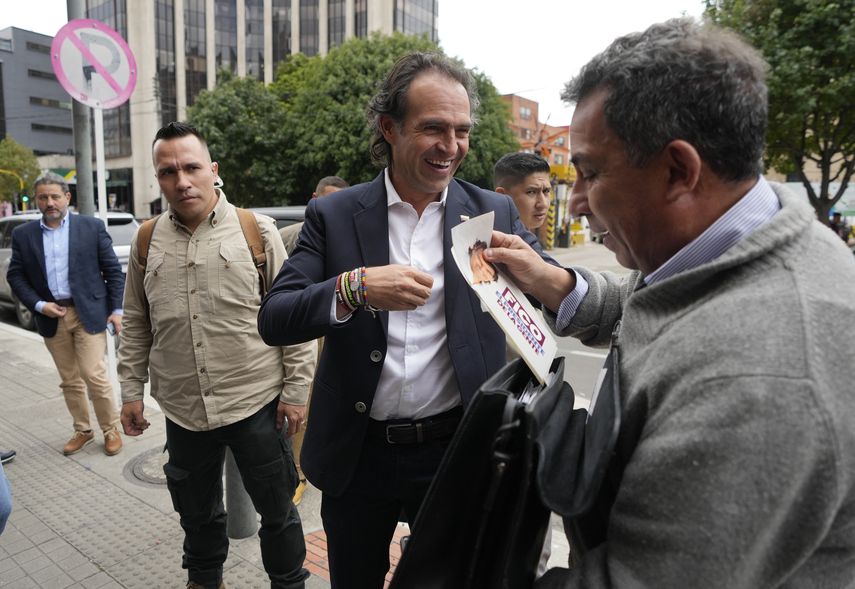 En un ambiente tenso y polarizado