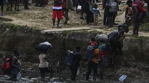 Cientos de migrantes pasan por la selva del Darién. Cientos de migrantes pasan por la selva del Darién.