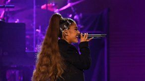 Ariana Grande anuncia la fecha de lanzamiento de la edición deluxe de Positions