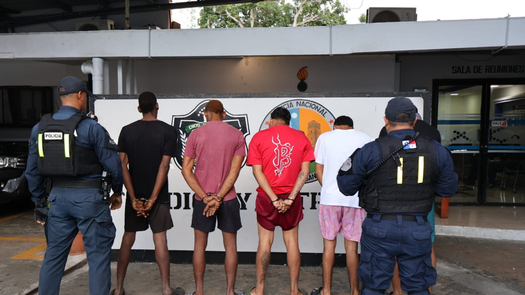 Policía Nacional frustra hurto a residencia en Coco del Mar y aprehende a ocho personas. Policía Nacional frustra hurto a residencia en Coco del Mar y aprehende a ocho personas.