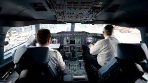 Diecinueve becados de la carrera de piloto comercial viajan este sábado a EEUU