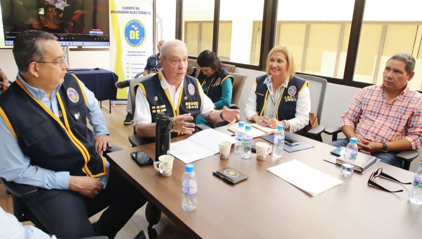 Debate presidencial: Delgados se reúnen con jefes de campaña