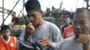 Barco chino revela doble desastre ecológico