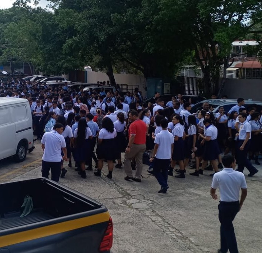 Ministerio de Educación hace llamado a seguir los protocolos de evacuación.&nbsp; 