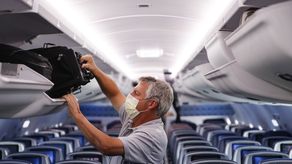 Aunque las nuevas recomendaciones entrarán en vigor el 16 de mayo, a partir de entonces la normativa sobre el uso del barbijo podría variar en función de la aerolínea.