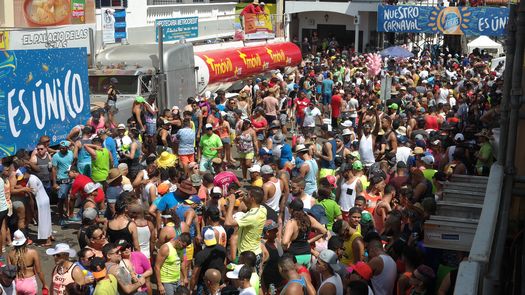 Alcaldía de Las Tablas entrega de permisos para negocios. Alcaldía de Las Tablas entrega de permisos para negocios.