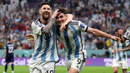Lionel Messi (10) y Álvarez (9) anotaron los goles de la victoria del conjunto argentina.
