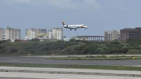 Venezuela cierra el espacio aéreo con Colombia