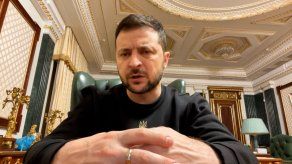 Zelenski dice que no es serio el precio máximo de 60 dólares para el petróleo ruso