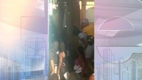 Lanzan piedras y botellas a unidades policiales durante allanamiento Lanzan piedras y botellas a unidades policiales durante allanamiento