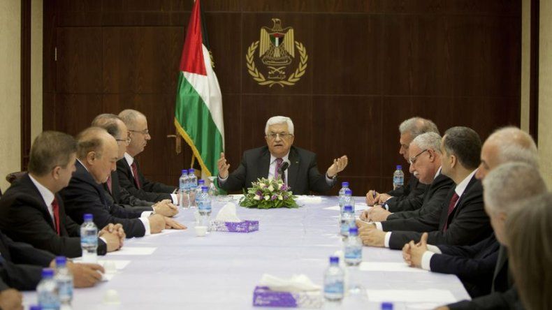 Abás jura un gobierno palestino de unidad