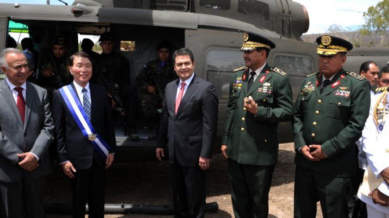 Taiwán dona a Honduras cuatro helicópteros para combatir narcotráfico