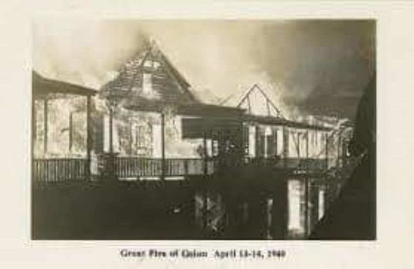 Las llamas del incendio se esparcieron hacia los edificios que para los años 40 su construcción era a base de madera