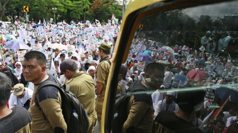 Masiva protesta ante embajada EEUU por Jerusalén en Indonesia