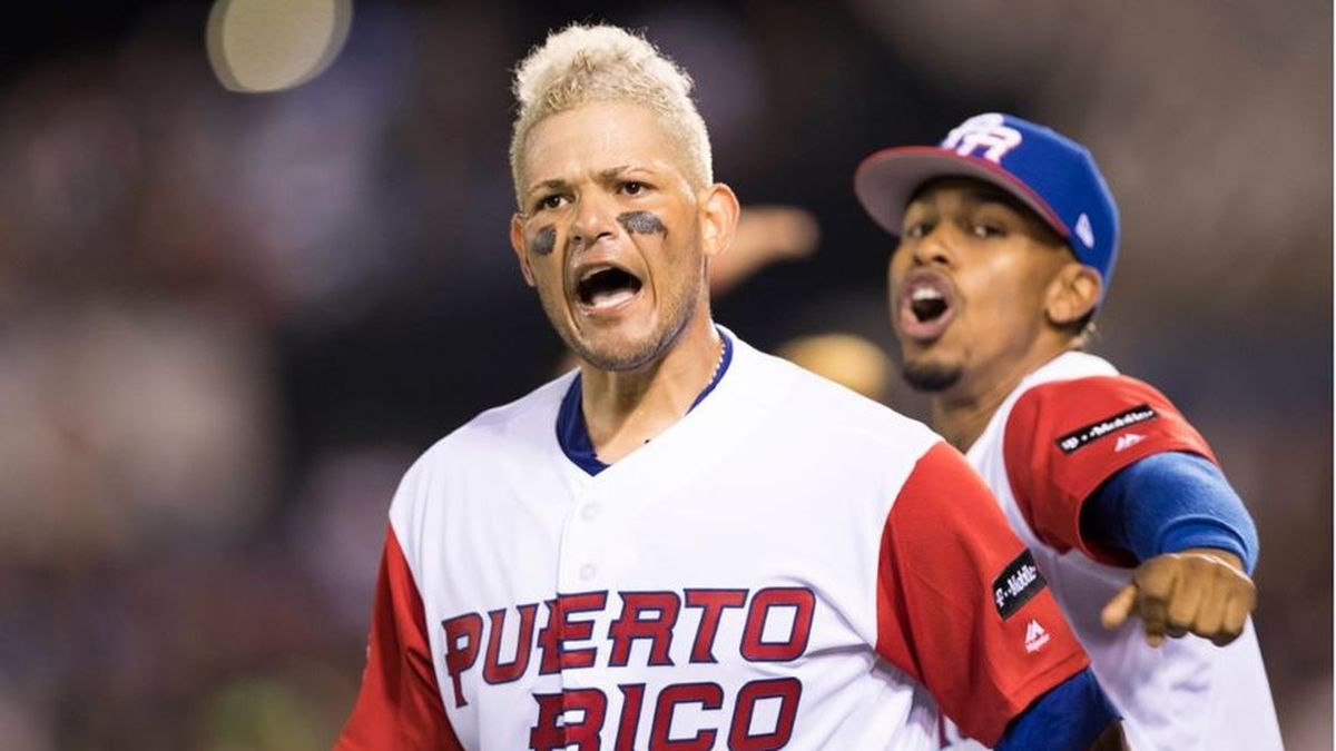 Yadier Molina se queda en San Luis