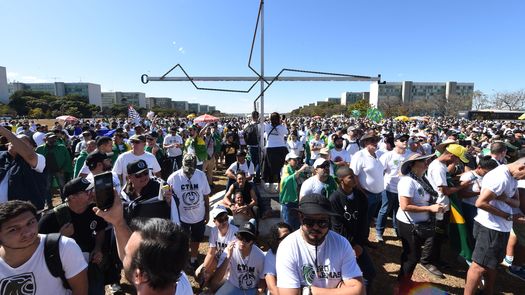 La marcha proarmas en Brasil se desarrolla en medio de un debate global sobre el control de las armas ante tiroteos frecuentes en Estados Unidos y el asesinato el viernes del ex primer ministro Shinzo Abe en Japón, con un arma de aparente fabricación casera.&nbsp;