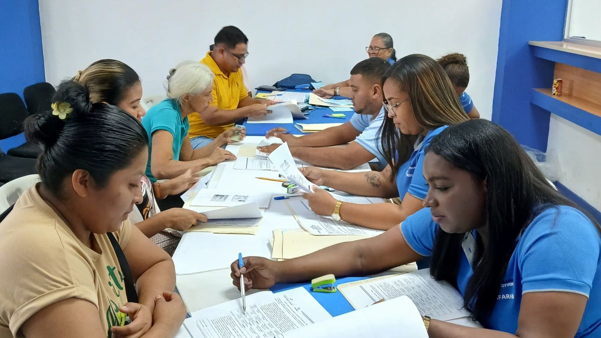 Concurso General de Becas: recepción de documentos. Concurso General de Becas: recepción de documentos.