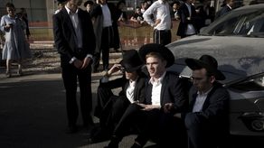 Las exenciones enfurecen a los demás israelíes, pero las colectividades ultraortodoxas han rechazado los intentos reiterados de obligarlos a incorporarse.