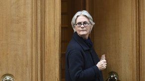 Imputada esposa de candidato presidencial francés en caso de empleos ficticios