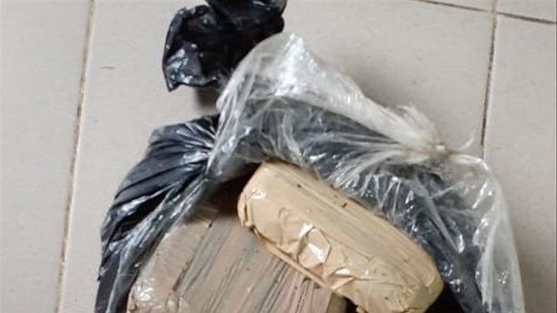 Decomisan 14 paquetes de droga en Capira, dos personas detenidas