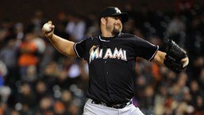 Bell deja de ser el cerrador de los Marlins
