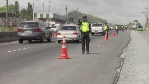 Inicia la inversión de carriles hacia el interior del país Inicia la inversión de carriles hacia el interior del país