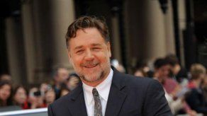 Russell Crowe estaba algo borracho cuando le compró un cráneo de dinosaurio a Leonardo DiCaprio