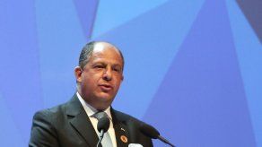 Solís hablará con Obama sobre democracia y pobreza extrema