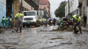Las lluvias sumergen a Sao Paulo en el caos y dejan un muerto
